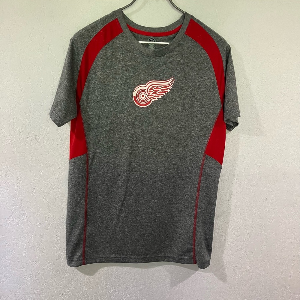 NHL Detroit Redwings Shirt Men’s Medium Short Sleeve Tshirt Grey Red Hockey